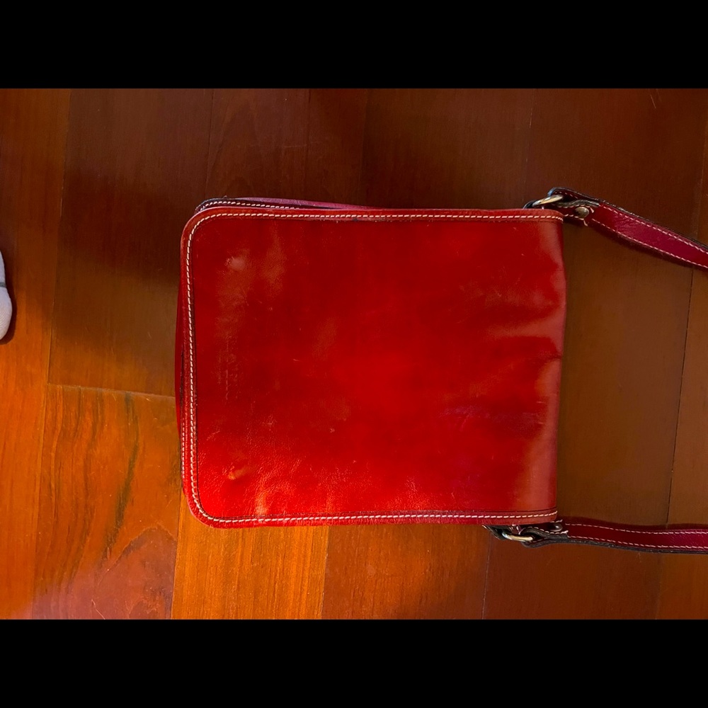 Italian leather Ronero crossbody messenger bag. - Picture 2 of 5